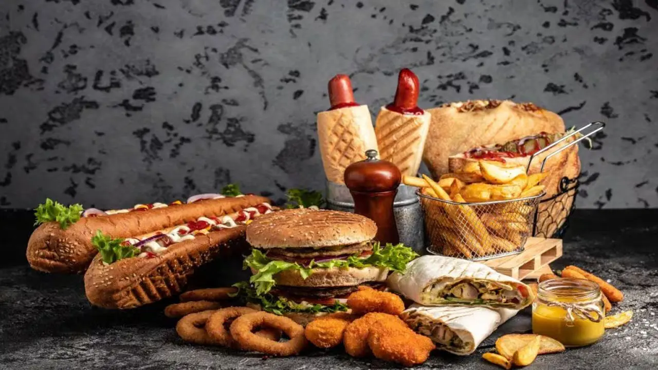 Ban On Junk Food Ads : జంక్ ఫుడ్ పై కేంద్ర ఆర్థిక సర్వే కీలక సూచన