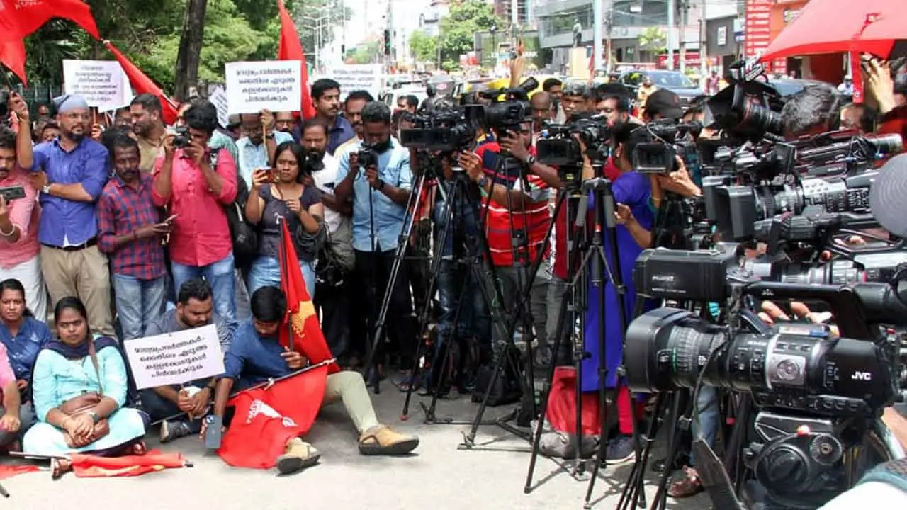 Journalist Pension | జ‌ర్న‌లిస్టుల‌కు శుభ‌వార్త‌.. పెన్ష‌న్‌ రూ. 13 వేల‌కు పెంపు