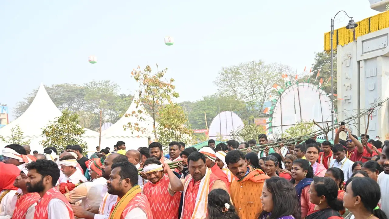 Medaram Maha Jatara|| పారవశ్యంలో మునిగిన మేడారం
