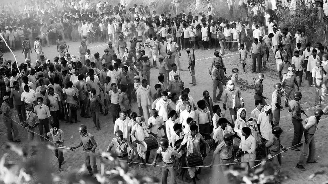 Medaram Jatara Rare Photos | దట్టమైన అరణ్యమే ఆలయం, ప్రకృతే దేవత!.. హంగులులేని 50 యేళ్ళ నాటి మేడారం జాతర