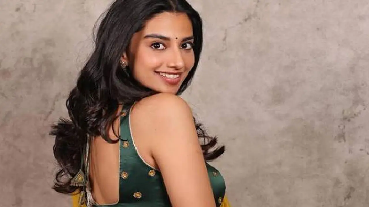 Meenakshi Chaudhary | సుశాంత్‌తో ప్రేమ కథ .. పెళ్లి గురించి ఓపెన్ అయిన సంక్రాంతి హీరోయిన్