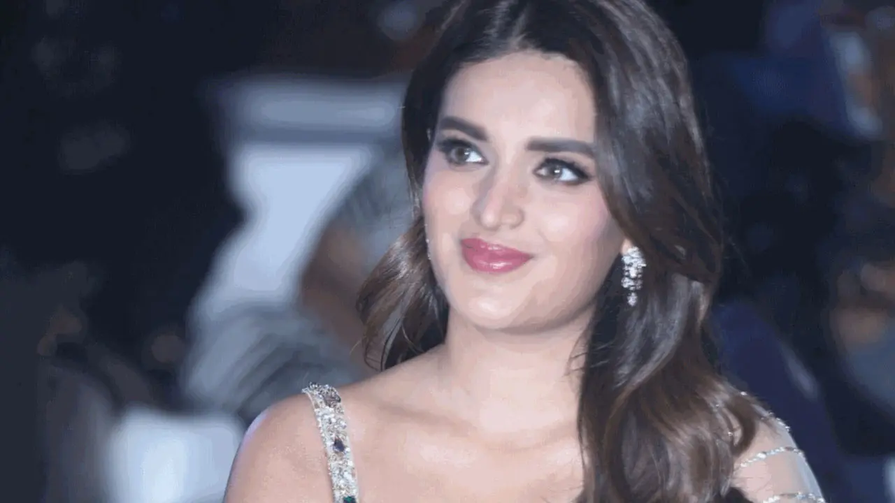 Nidhhi Agerwal | ఫ్యాన్స్ నాడి పట్టేసిన నిధి అగర్వాల్.. ప‌వ‌న్, ప్ర‌భాస్ ఫ్యాన్స్‌ను ఫిదా చేసిన కామెంట్స్