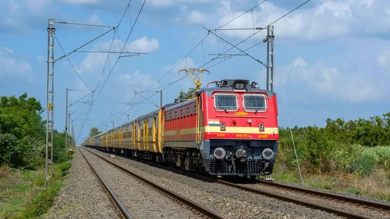 Train Fare : రైలు టికెట్ ధర మా ఇష్టం అడగానికి మీరెవరు.. ఇది ట్రేడ్ సీక్రెట్