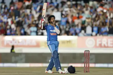 India New Zealand 2nd ODI| రాజ్ కోట్ వన్డేలో న్యూజిలాండ్ టార్గెట్ 285