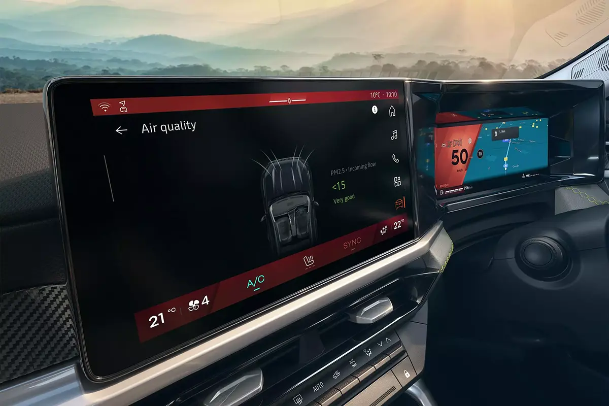 New Renault Duster 2026 touchscreen infotainment system with Google OS and air quality display