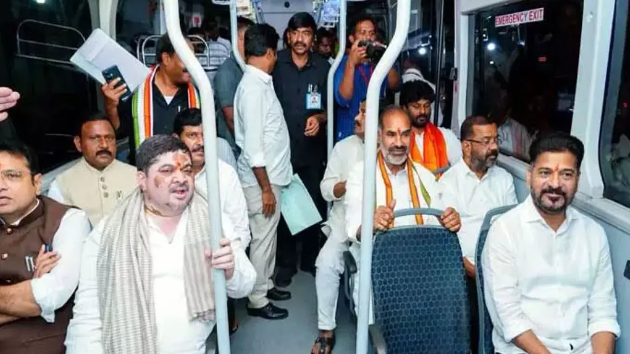Revanth Reddy | ఆర్టీసీ బస్సులో వెళ్లి మ‌రీ ఆ సినిమా చూసిన సీఎం .. మూవీ చూశాక ఆస‌క్తిక‌ర కామెంట్స్