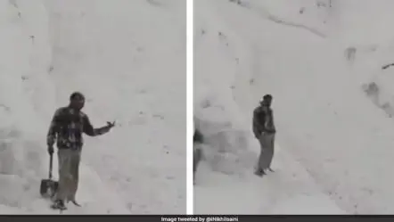 Himachal Pradesh : కొండలను చీల్చుకుంటూ వెళ్లిన మంచు ప్రవాహం.. షాకింగ్‌ వీడియో