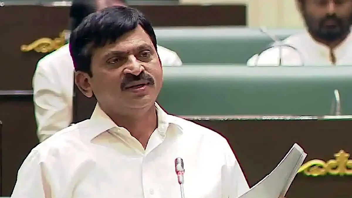 తెలంగాణ అసెంబ్లీలో జిల్లాల పునర్వ్యవస్థీకరణపై మాట్లాడుతున్న రెవెన్యూ మంత్రి పొంగులేటి శ్రీనివాస్ రెడ్డి