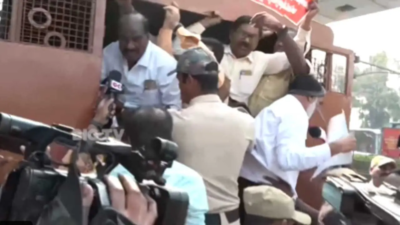 Retired Employees Protest| రిటైర్డ్ ఉద్యోగుల అసెంబ్లీ ముట్టడి..ఉద్రిక్తత