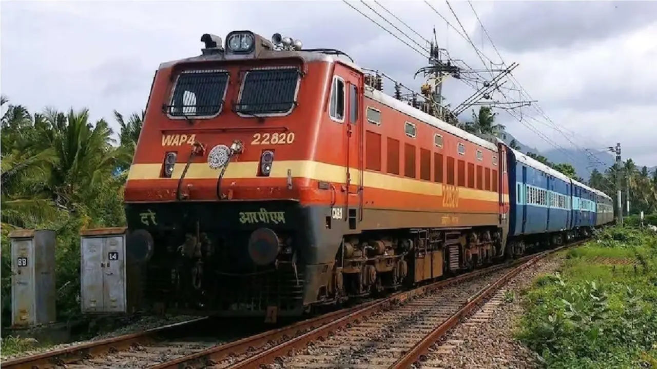 Indian Railways : రైలు ఆలస్యంతో పరీక్షకు గైర్హాజరు.. విద్యార్థినికి రూ.9 లక్షల పరిహారం