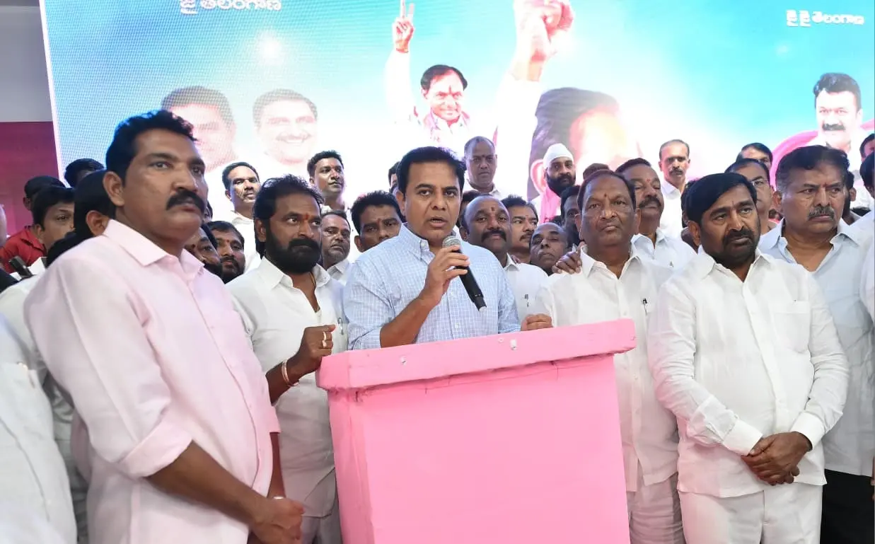 KTR counter attack| మాది ఫైటర్ల జాతి, మీది ట్రెయిటర్ల (ద్రోహుల) జాతి: సీఎం రేవంత్ కు కేటీఆర్ కౌంటర్
