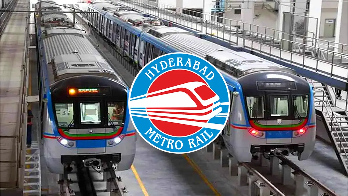 హైదరాబాద్ మెట్రో రైల్ ట్రైన్లు డిపోలో నిలిపివున్న దృశ్యం – మెట్రో ఫేజ్-1 స్వాధీనం నిర్ణయానికి సంబంధించిన చిత్రం