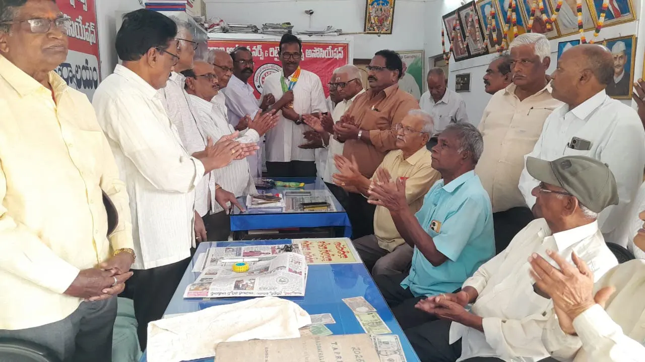 National Masters Games | నేషనల్ మాస్టర్స్ గేమ్స్ 2026లో మూడు స్వర్ణాలు సాధించిన భద్రాచలం పెన్షనర్‌ గాలి రామ్మోహనరావు