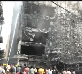 Jubilee Hills fire accident| జూబ్లీహిల్స్ మంగళగౌరీ షోరూమ్ లో అగ్ని ప్రమాదం