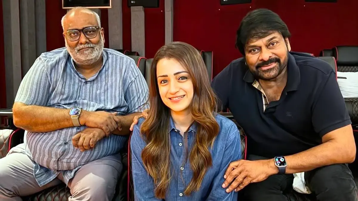 విశ్వంభర సెట్స్‌లో చిరంజీవి, త్రిష, ఎం ఎం కీరవాణి – భారీ సోషియో ఫాంటసీకి రెడీ టీమ్