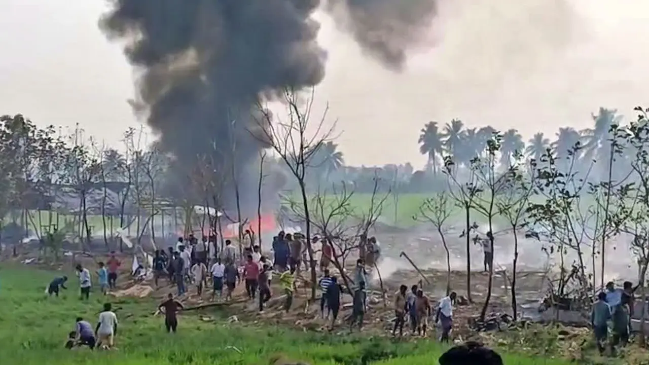 Fireworks Explosion : వేట్లపాలెంలో బాణసంచా ఫ్యాక్టరీలో భారీ పేలుడు.. 21మంది మృతి !
