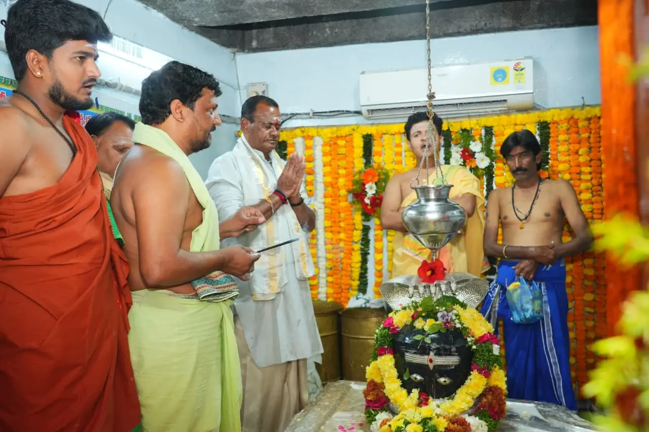 Maha Shivaratri|  మహాశివరాత్రి పూజలతో శివాలయాల కిటకిట
