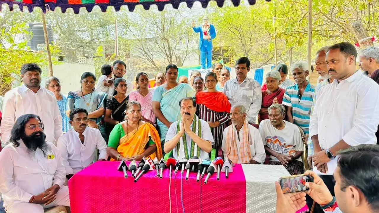 Naini vs Dasyam | భద్రకాళీ సాక్షిగా ‘రాజకీయం’.. మాడ వీధుల ఏర్పాటుపై కిరికిరి