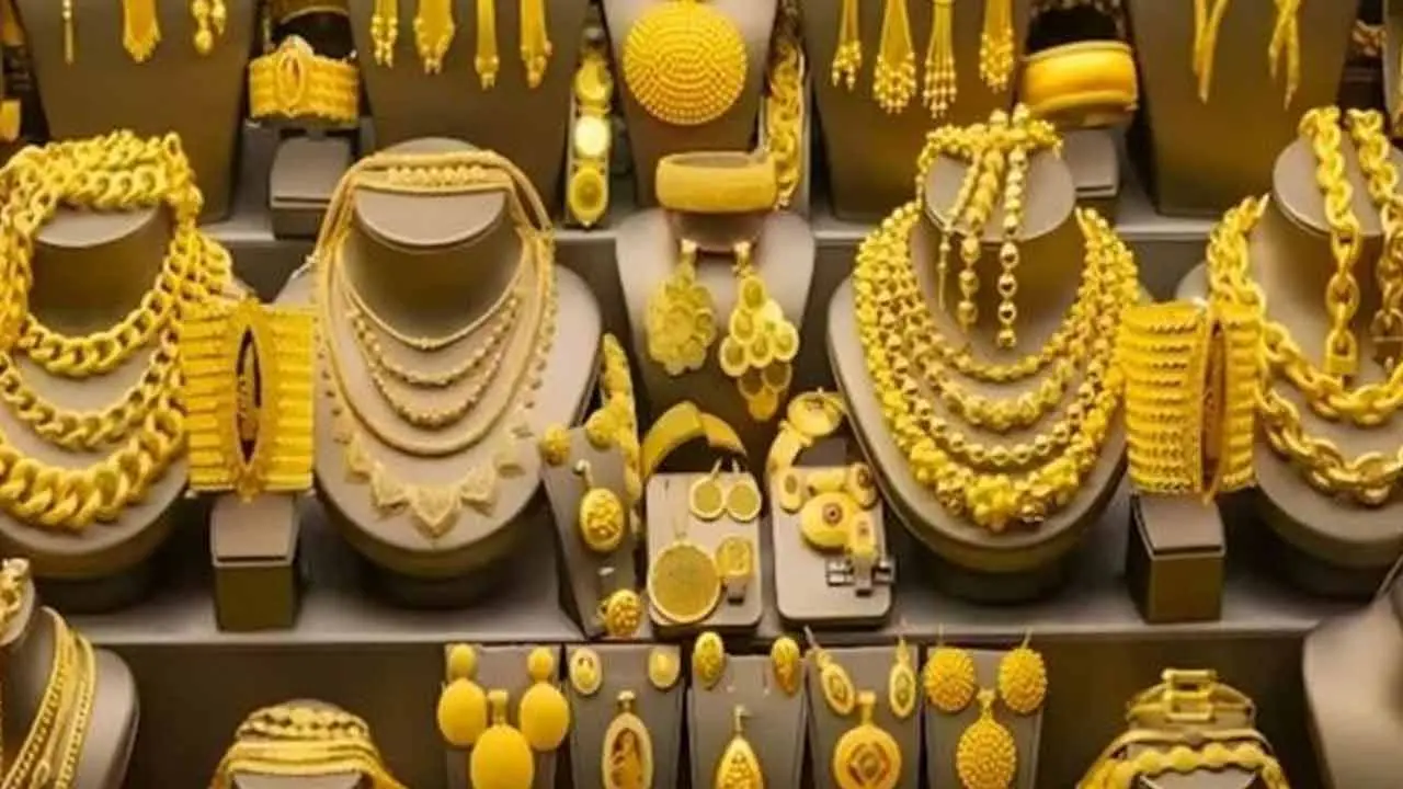 Gold Silver Price Today | తగ్గిన బంగారం .. స్థిరంగా వెండి ధరలు