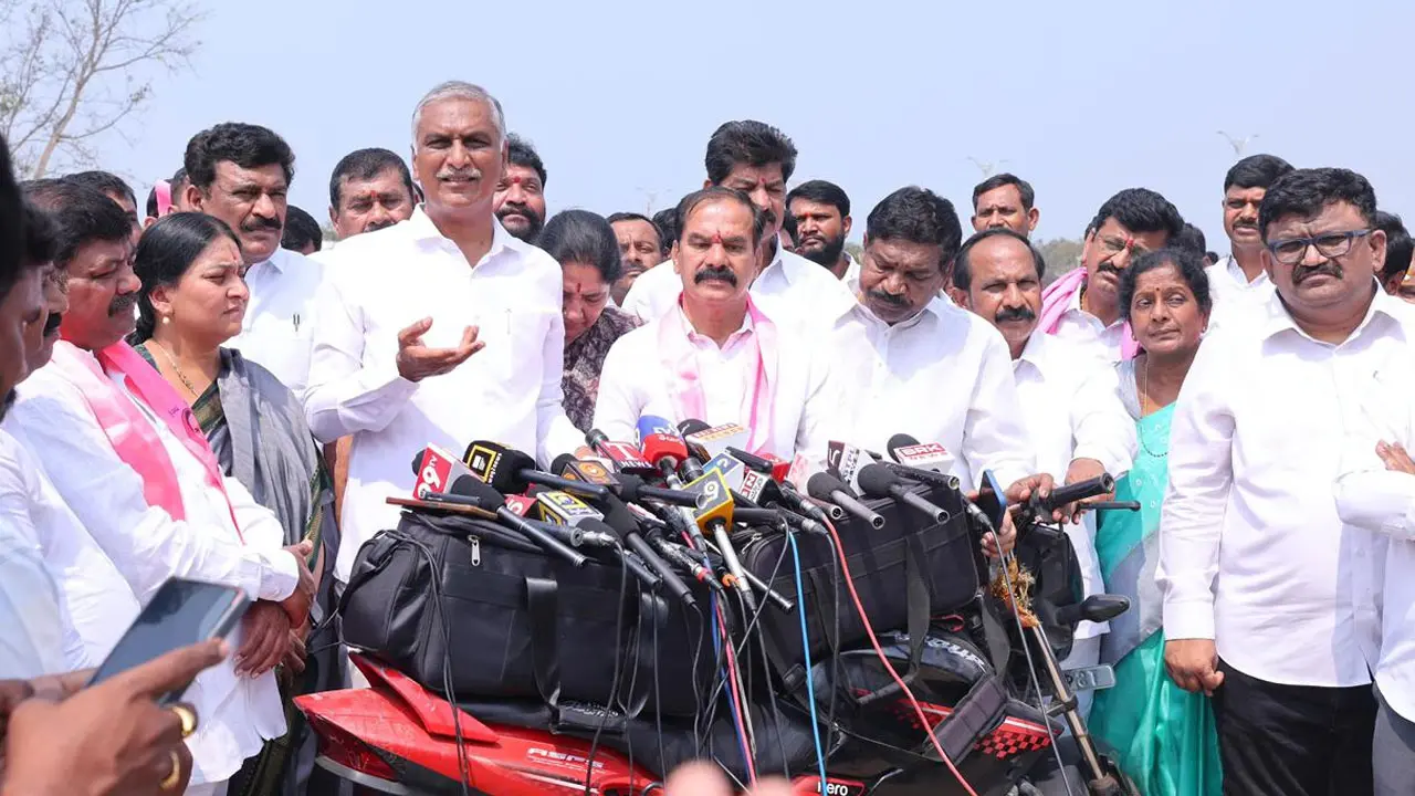 ఫ్యూచర్ సిటీపై ఉన్న ధ్యాస.. హెల్త్ సిటీపై లేదు : హరీష్ రావు