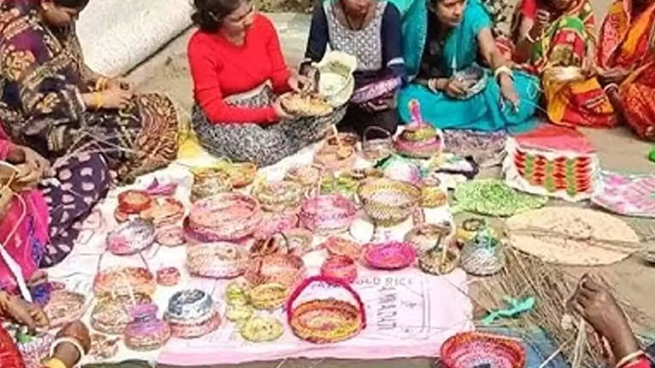 Waste to Wealth | ప్లాస్టిక్ వ్య‌ర్థాలే వారి జీవ‌నోపాధి.. నెల‌కు రూ. 7 వేలు సంపాదిస్తున్న మ‌హిళ‌లు