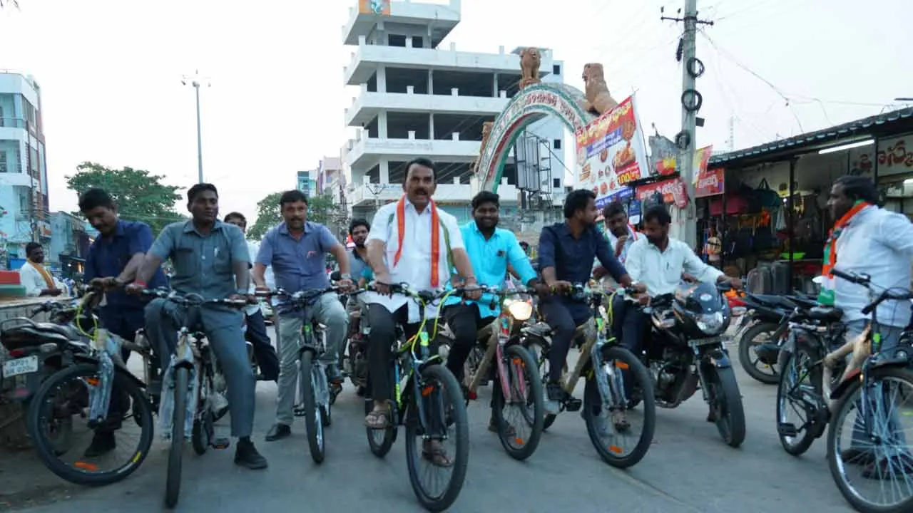 Jupally Krishna Rao | మంత్రి జూప‌ల్లి వినూత్న ప్ర‌చారం.. గెలుపే ల‌క్ష్యంగా ‘సైకిల్‌’పై ప్ర‌యాణం