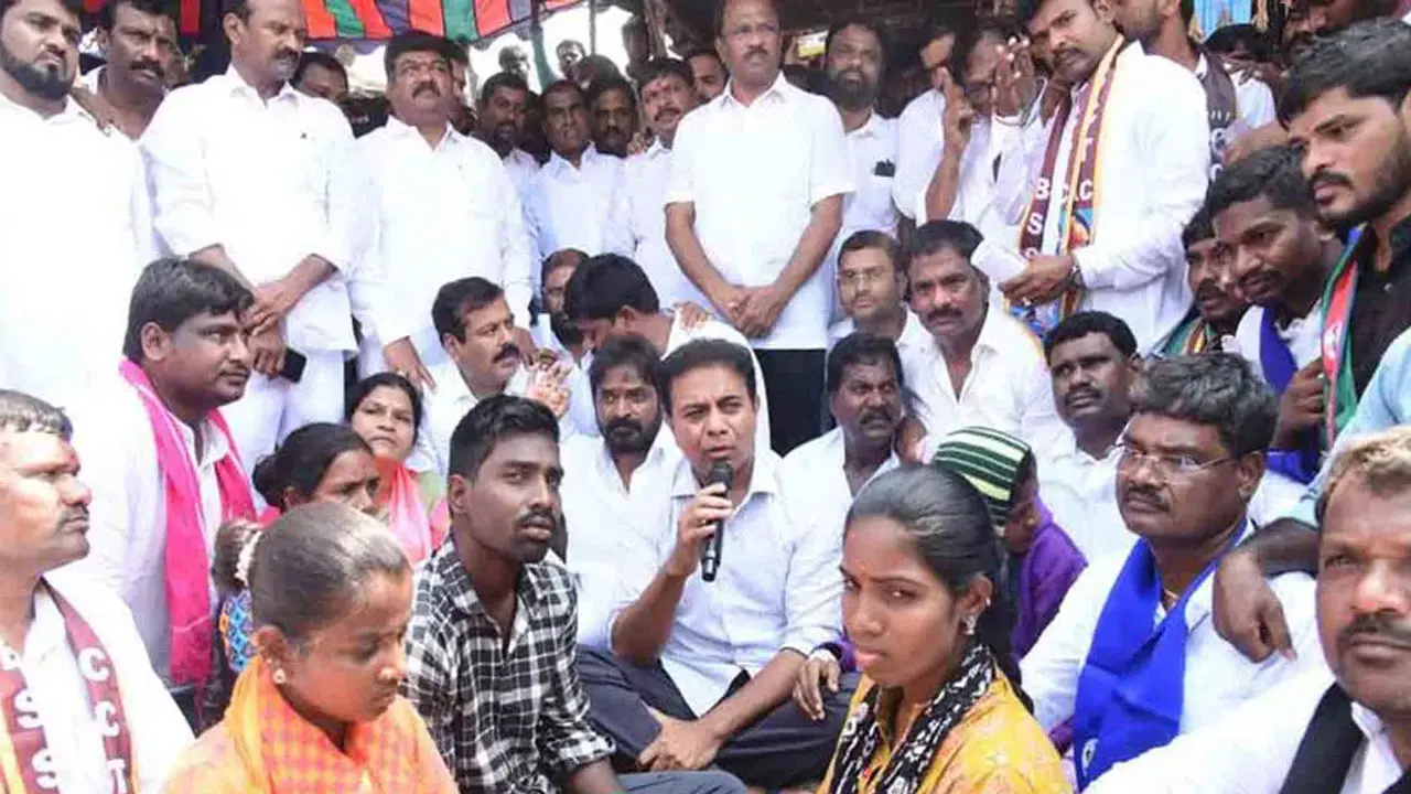 నాగర్ కర్నూల్ పోలీస్ యంత్రాంగానికి సిగ్గుందా ?: కేటీఆర్