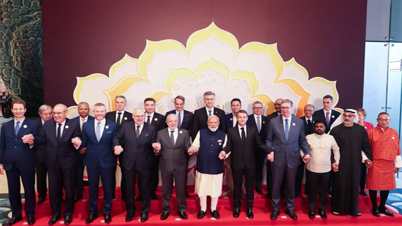 PM Modi : ఏఐ అవకాశం..ఆటంకం కాదు : ప్రధాని మోదీ