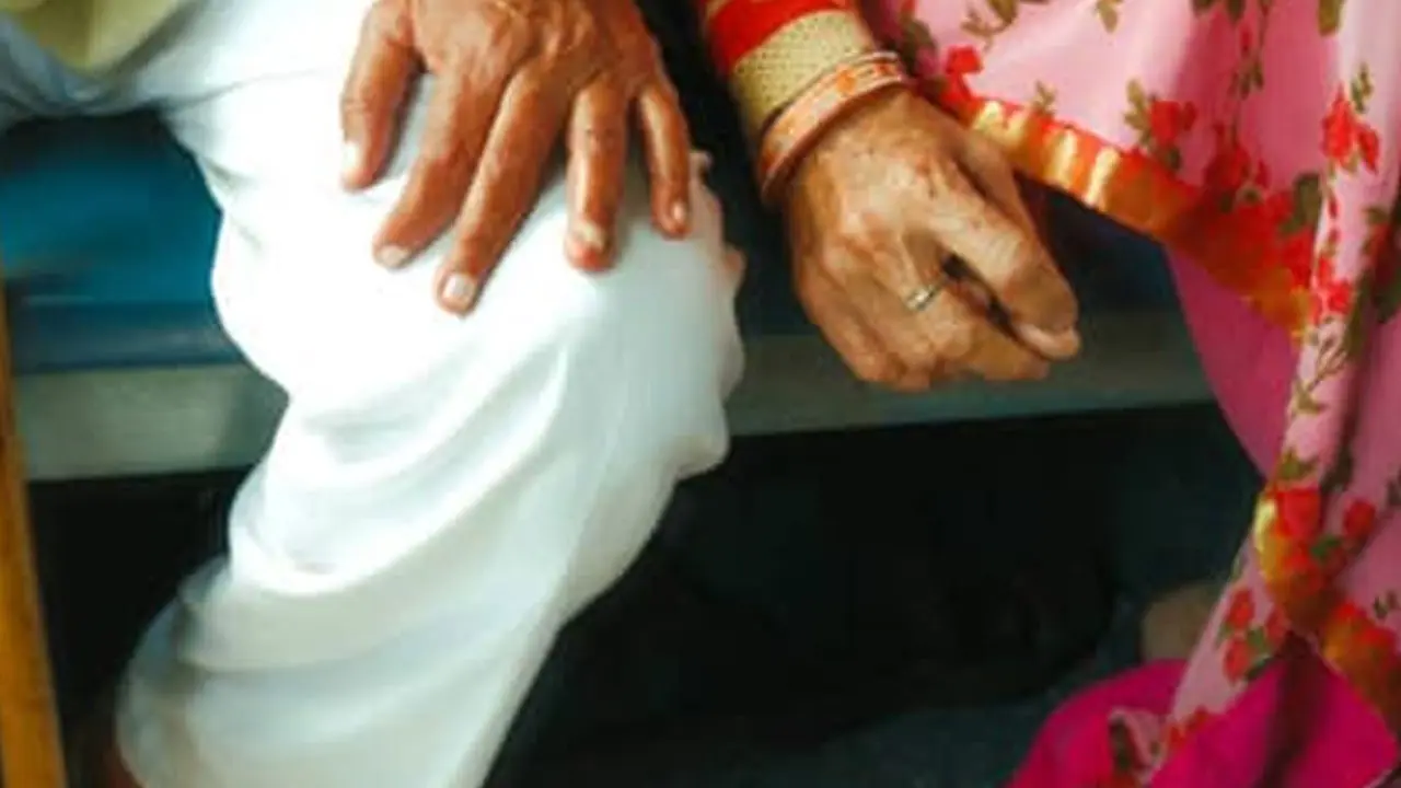 Divorce | పెళ్లై 58 ఏళ్లు.. విడాకుల కోసం కోర్టు మెట్లెక్కిన వృద్ధ జంట‌