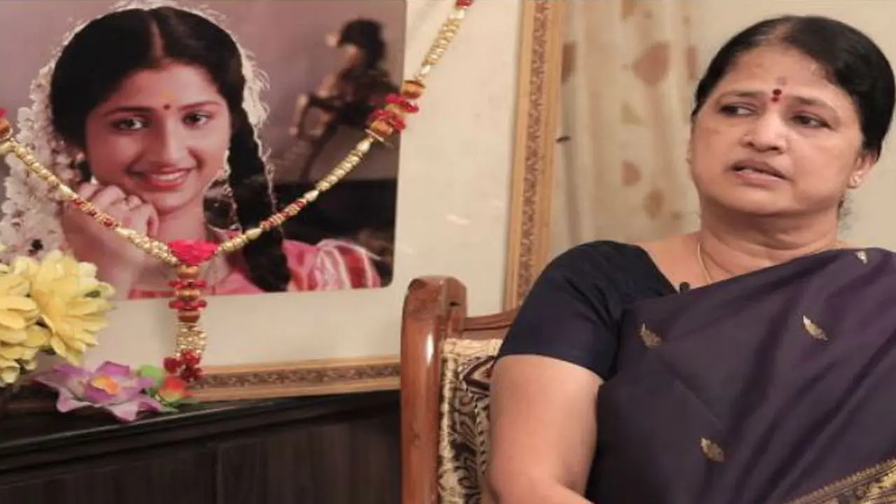 Pratyusha | సాక్ష్యాలు తారుమారు చేయ‌డం వ‌ల్ల పూర్తి నిజాలు బ‌య‌ట‌కు రాలేదు .. ప్ర‌త్యూష త‌ల్లి ఆవేద‌న‌