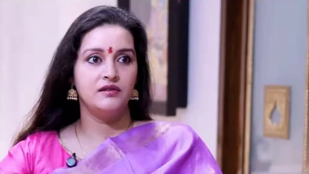 Renu Desai | రేణు దేశాయ్‌పై అసభ్యకర కామెంట్లు.. ఇద్దరిని అరెస్ట్ చేసిన సైబర్‌క్రైమ్ పోలీసులు