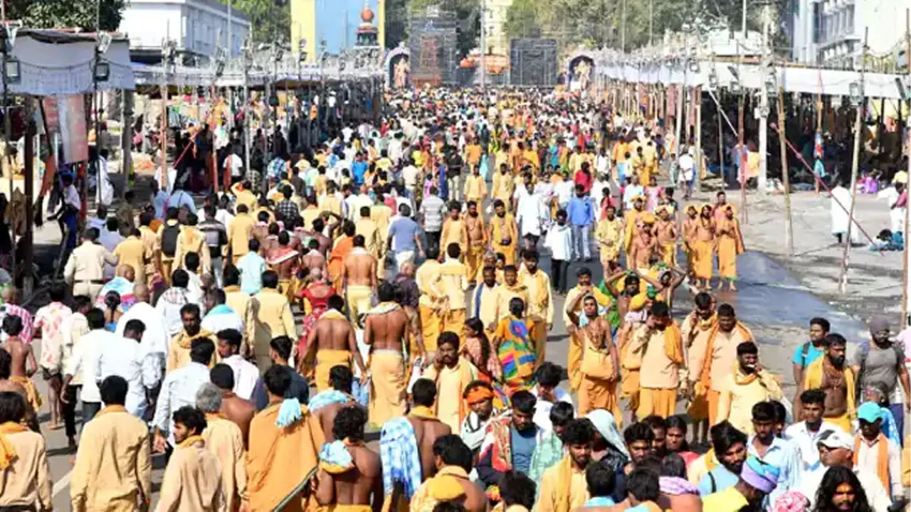 Srisailam : శ్రీశైలంలో శివదీక్ష భక్తుల నిరసన