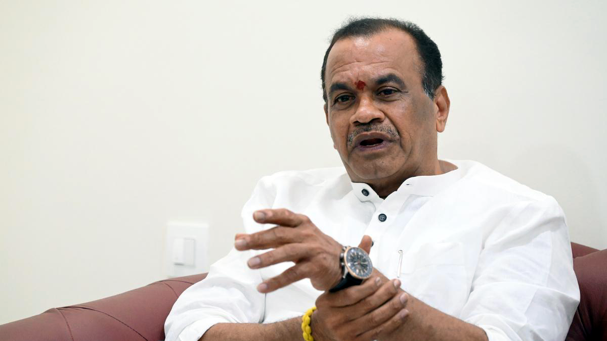 Telangana Cinematography Minister Komatireddy Venkat Reddy speaking during an interaction