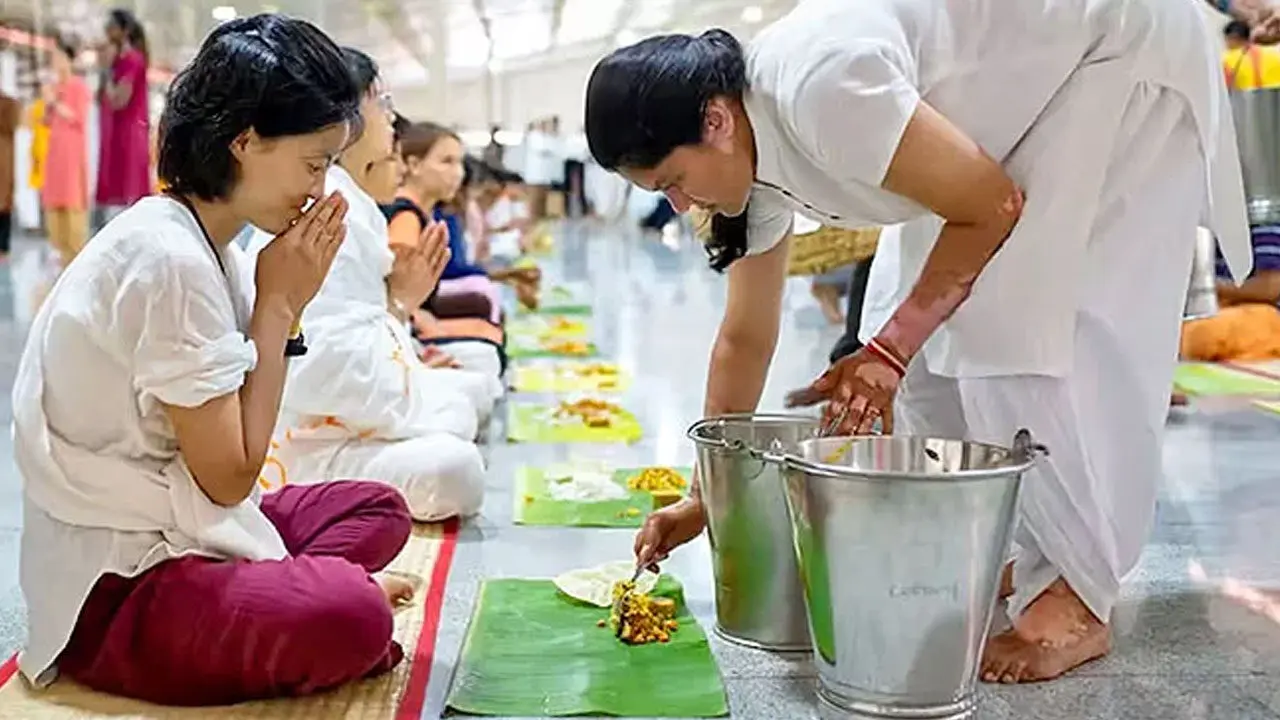 Ayodhya : వంట గ్యాస్ ఎఫెక్ట్.. అయోధ్య భక్తులకు నిత్యాన్నదానం నిలిపివేత !