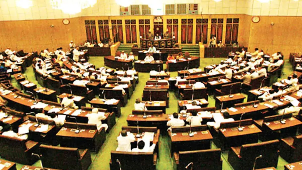 AP Legislative Council : చైర్మన్ పై మతపర వ్యాఖ్యలు..ఏపీ శాసన మండలిలో రచ్చ!