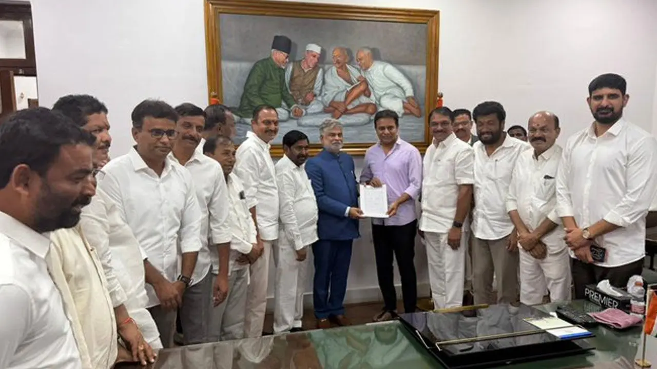 ఆరు గ్యారంటీలపై ప్రైవేట్ బిల్లుకు అనుమతించండి : స్పీకర్ కు బీఆర్ఎస్ ఎమ్మెల్యేల వినతి