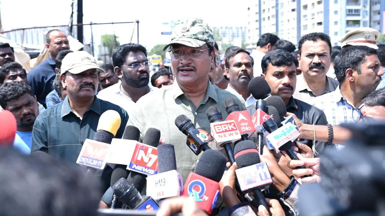 అగ్నిప్రమాదాల పట్ల అప్రమత్తత అవసరం: హైడ్రా క‌మిష‌న‌ర్