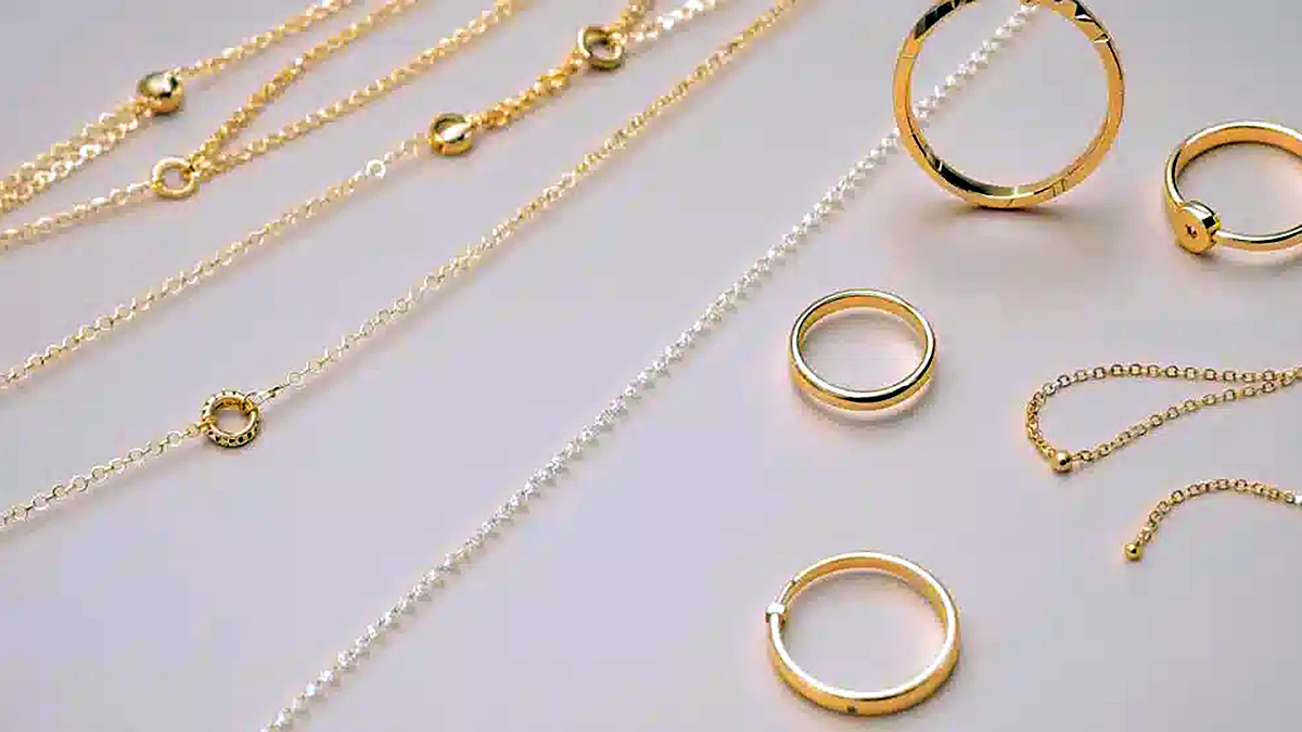 Minimal gold rings chains bracelet modern jewellery trend