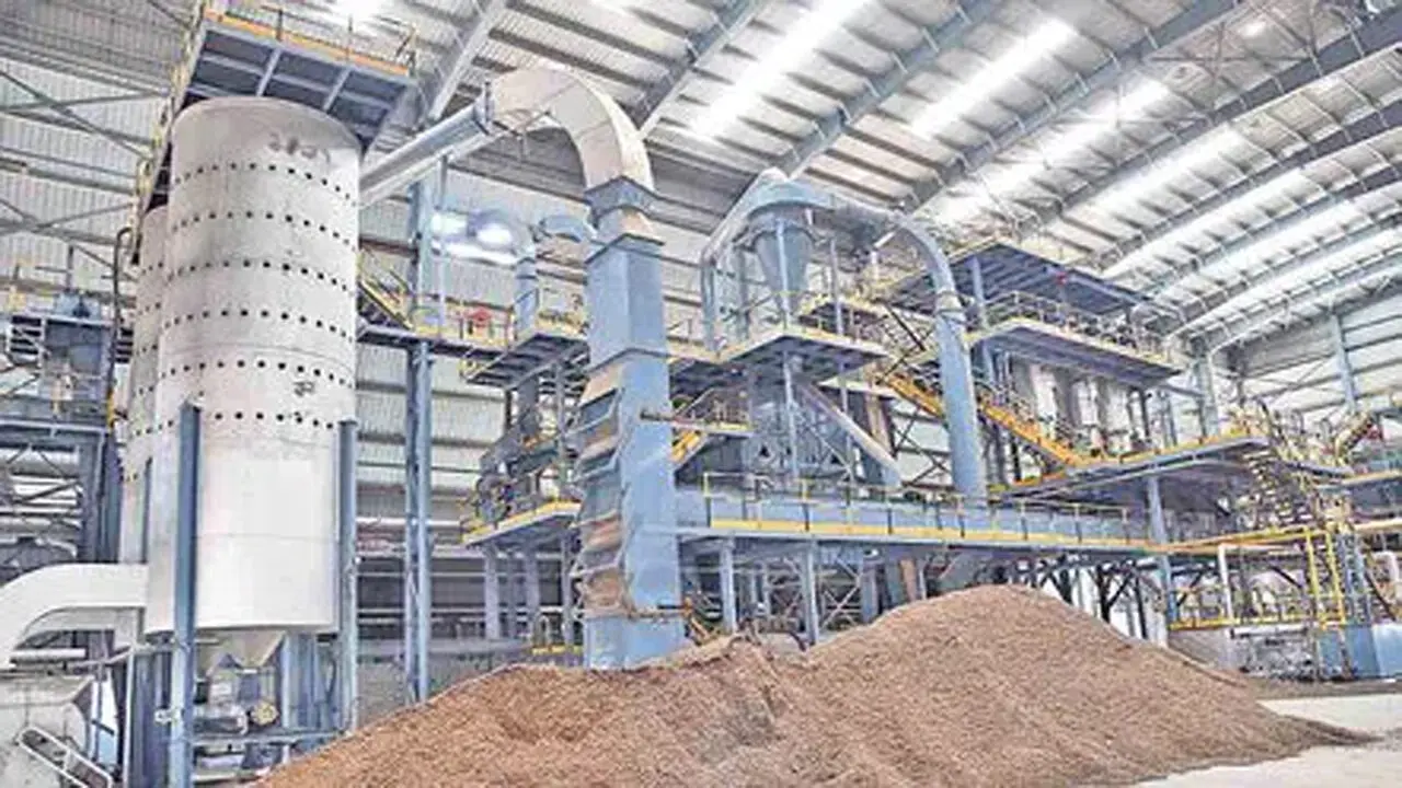 Narmetta Oil Plam Factory : సిద్దిపేట జిల్లా నర్మెట్ట ఆయిల్ పామ్ పరిశ్రమ వద్ద ఉద్రిక్తత