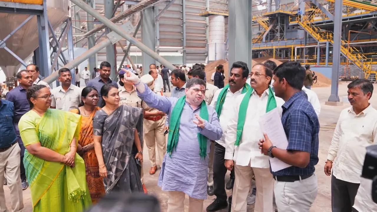 ప్రతి జిల్లాకు ఆయిల్ పామ్ ఫ్యాక్టరీలు విస్తరించాలి: పొన్నం