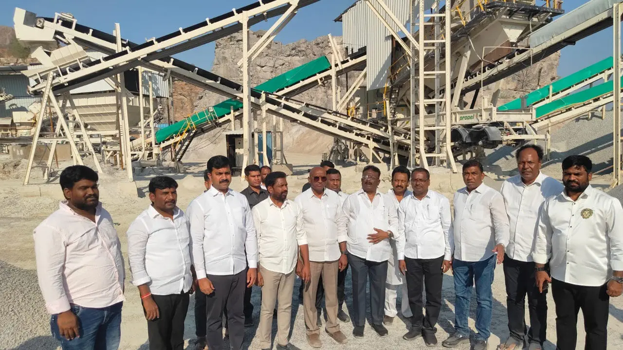 Raghava Constructions  | 111 జీవో పరిధిలో పొంగులేటి అక్రమ మైనింగ్.. వెంటనే బర్తరఫ్‌ చేయాలన్న బీఆర్ఎస్ నేత ప్రవీణ్