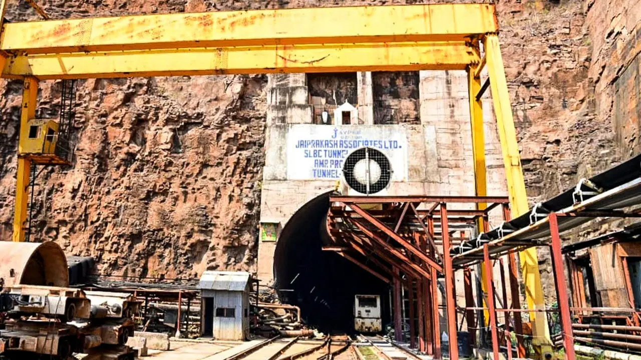 SLBC Tunnel : ఎస్ ఎల్బీసీ సొరంగం పనులు మళ్లీ షురూ!
