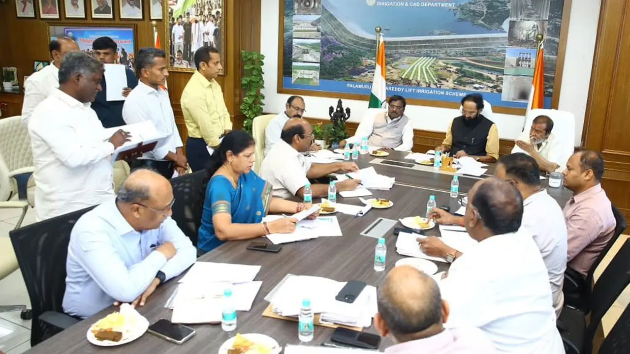 యుద్ధ ప్రాతిపదికన సింగూరు డ్యామ్ సేఫ్టీ పనులు : మంత్రి ఉత్తమ్