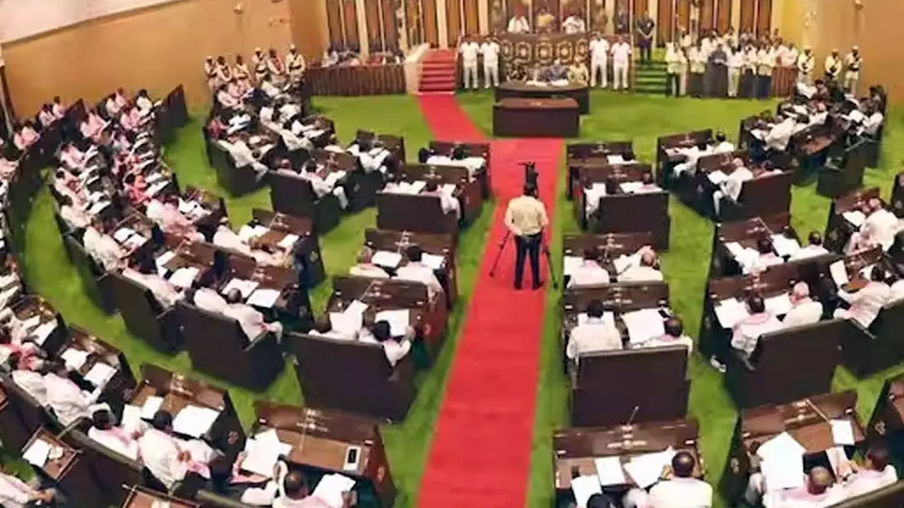 విప్ప సారాకు ఇందిరమ్మ పేరు వ్యాఖ్యలపై అసెంబ్లీలో రగడ