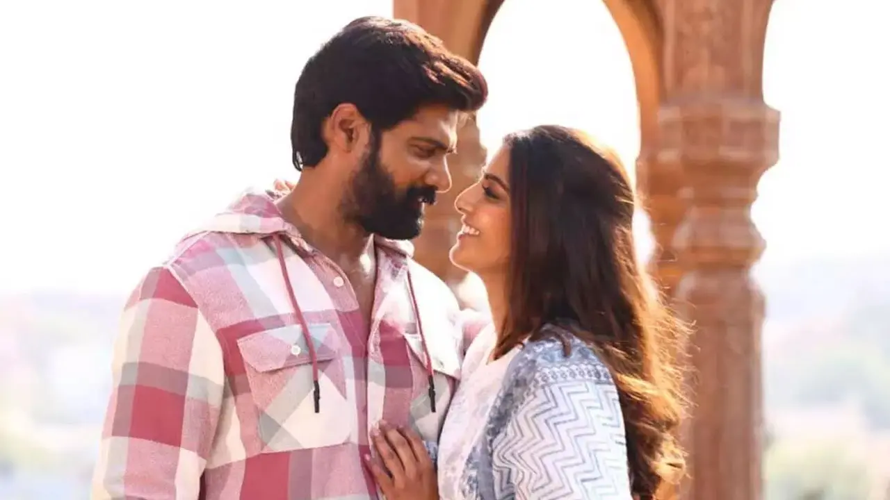 ‘పోలీస్ కంప్లైంట్’లో వరలక్ష్మి శరత్ కుమార్ – నవీన్ చంద్ర జంట‌పై ల‌వ్ సాంగ్