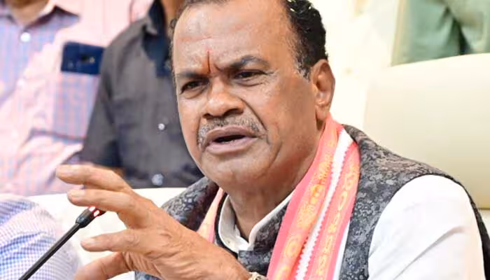 రహదారుల అభివృద్ధికి భారీగా నిధులు: కోమటిరెడ్డి వెంకట్ రెడ్డి