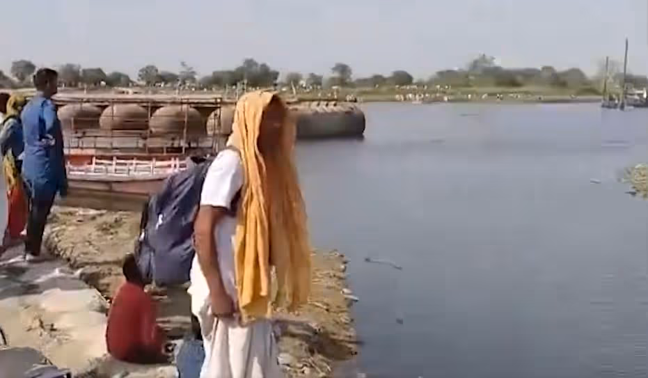 యమున నదిలో పడవ బోల్తా..25మంది గల్లంతు