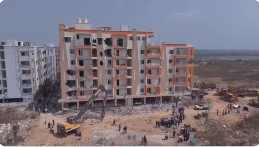 అమీన్ పూర్ లో హైడ్రా కూల్చివేతలు..ఉద్రిక్తత