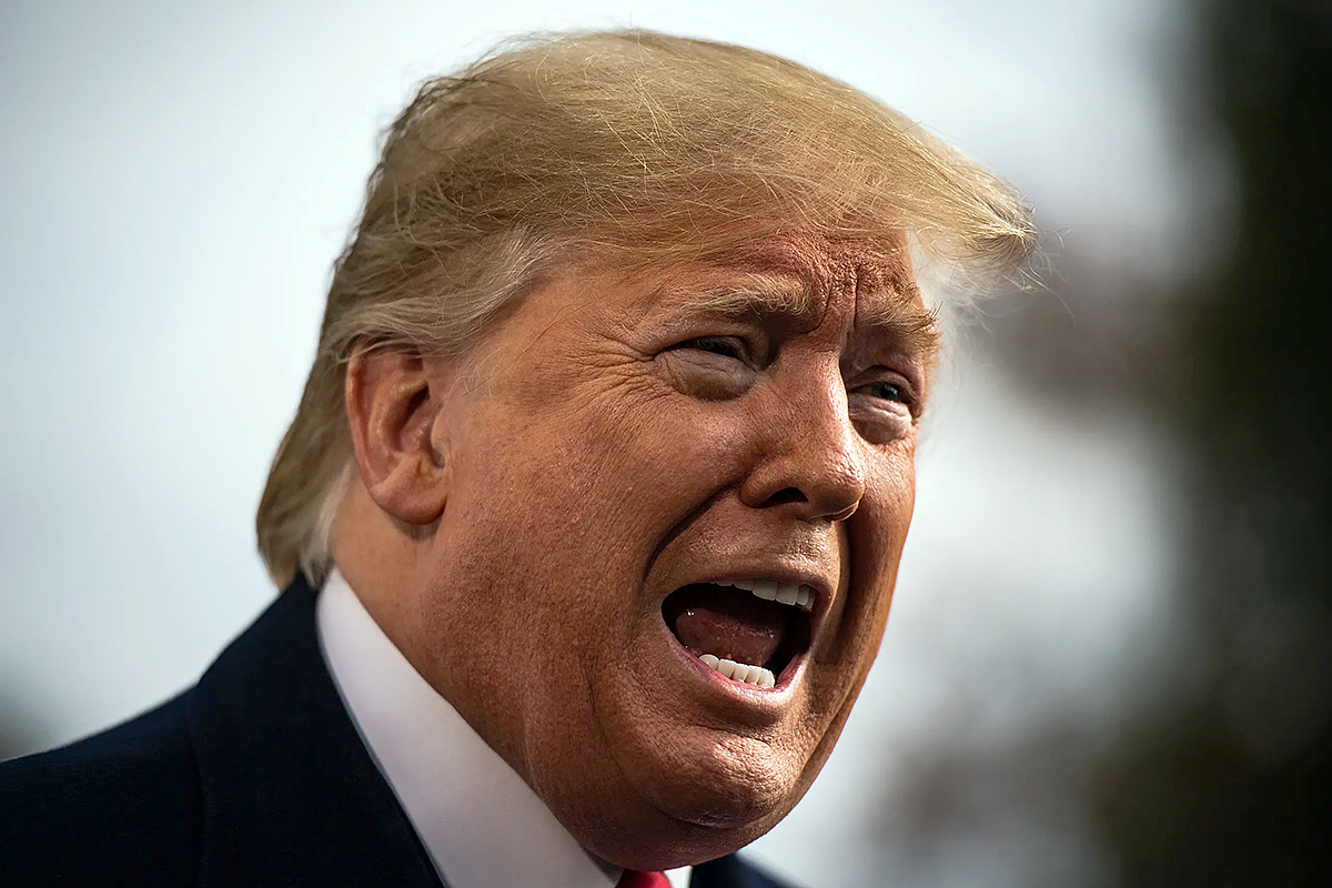 డొనాల్డ్ ట్రంప్ ఆగ్రహంగా మాట్లాడుతున్న దృశ్యం – హర్ముజ్ వివాదంపై కఠిన హెచ్చరికల నేపథ్యం