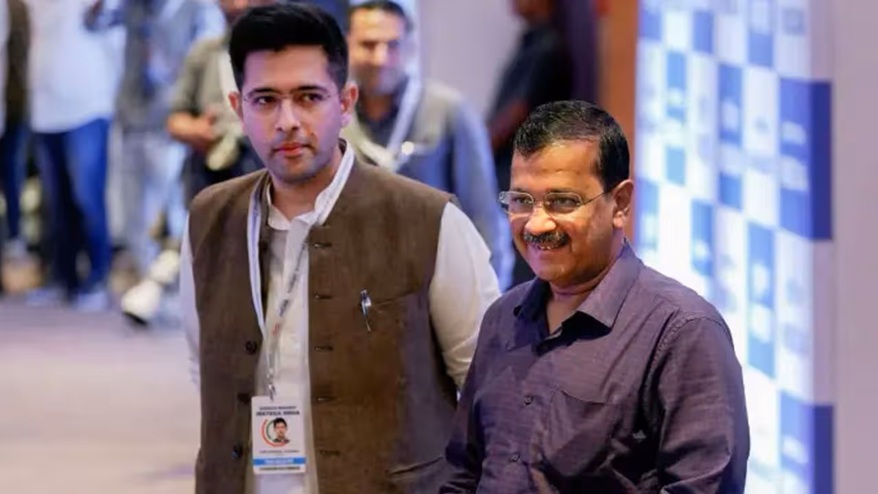 రాఘవ్‌ ఛద్దా డిమోషన్‌ వెనుక కారణాలివేనా? బయటపడ్డ ఆప్‌ అంతర్గత పోరు..